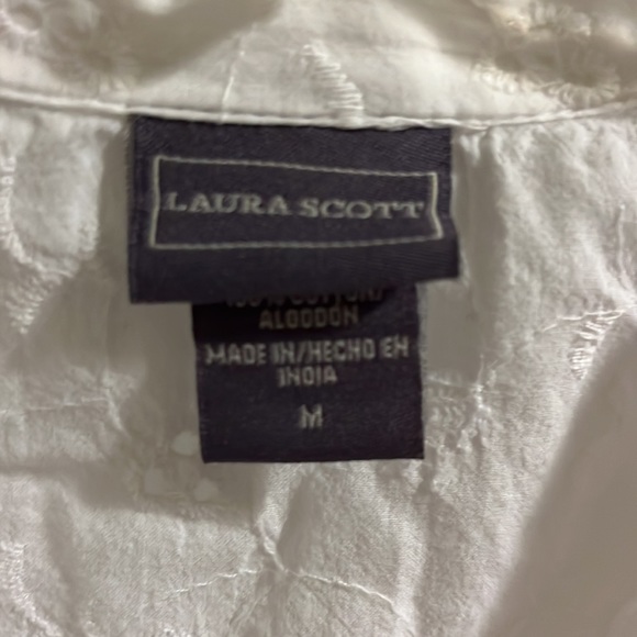 White sleeveless button down shirt - Picture 2 of 2